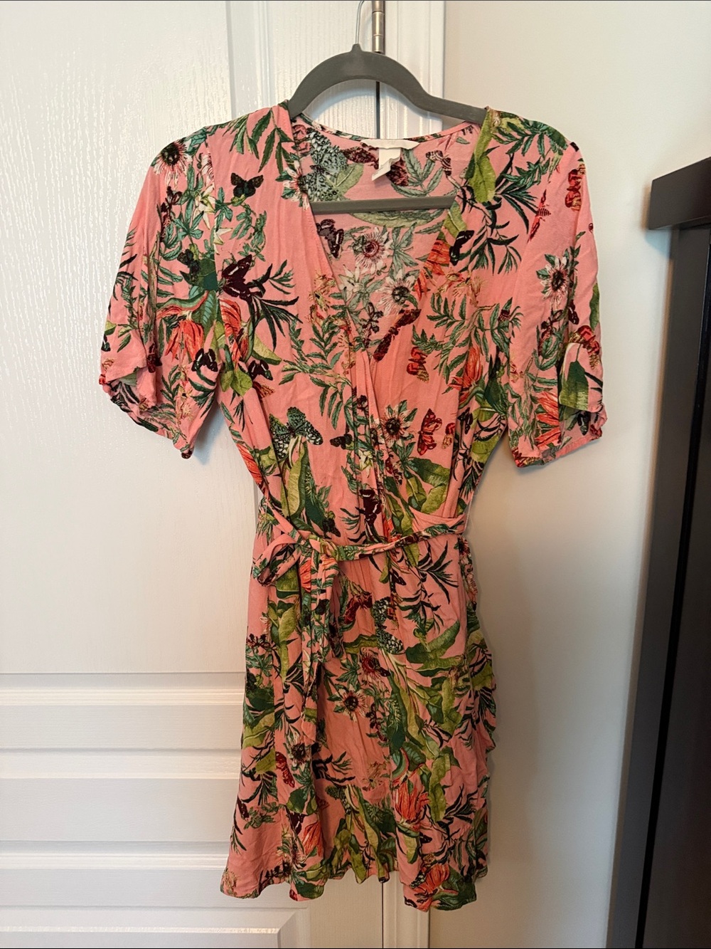 H&M Pink Short-Sleeve Floral Mini Dress with Tie Waist